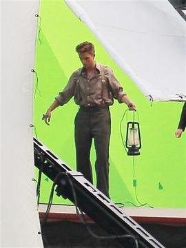 fp_5352186_pattinson_robert_coq_070810