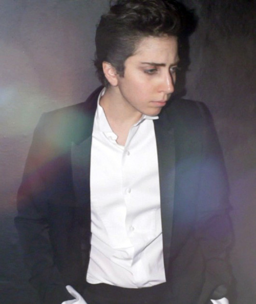 Леди Гага вновь перевоплотилась в мужчину!