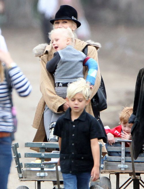 Гвен Стефани с сыновьями - яркие выходные на природе