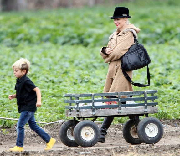Гвен Стефани с сыновьями - яркие выходные на природе