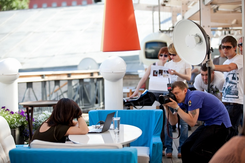 Закулисные кадры фотосессии Тины Канделаки