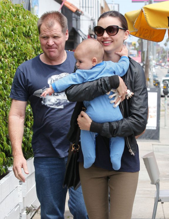 Миранда Керр и пятимесячный сынишка Флин: ланч в Лос-Анджелесе!