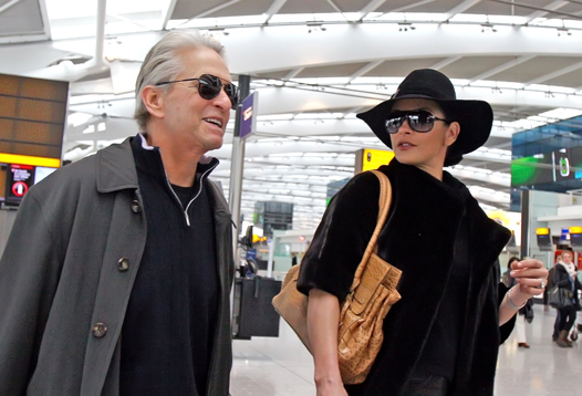 Кэтрин Зета-Джонс попала в психиатрическую клинику!