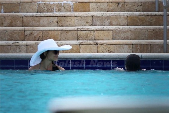 Кэти Холмс и Сури Круз на Майами Бич