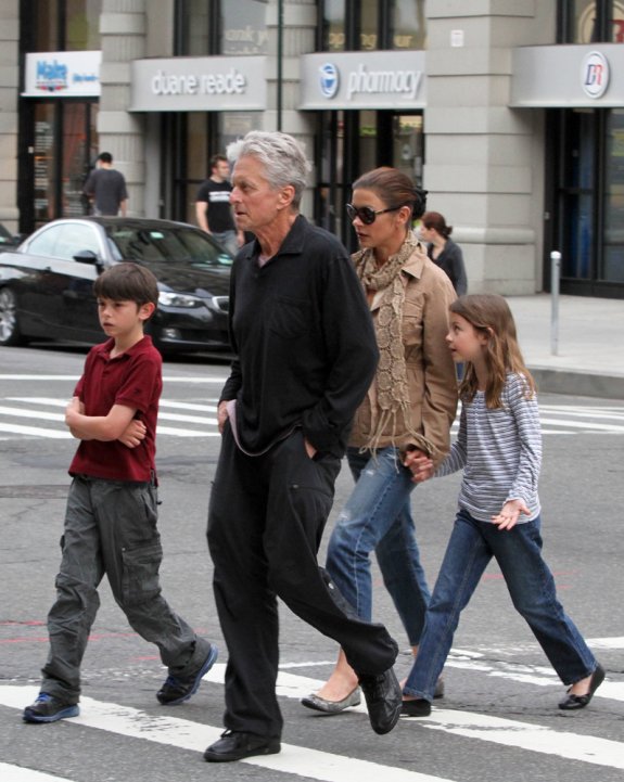 Майкл Дуглас, Кэтрин Зета-Джонс и дети: вся семья в сборе!