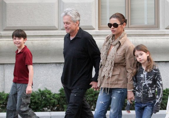 Майкл Дуглас, Кэтрин Зета-Джонс и дети: вся семья в сборе!