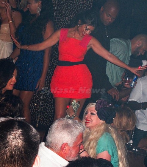 Жаркий девичник Ким Кардашьян в Вегасе