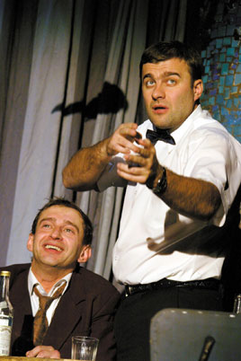 Украинские националисты угрожают Константину Хабенскому и Михаилу Пореченкову