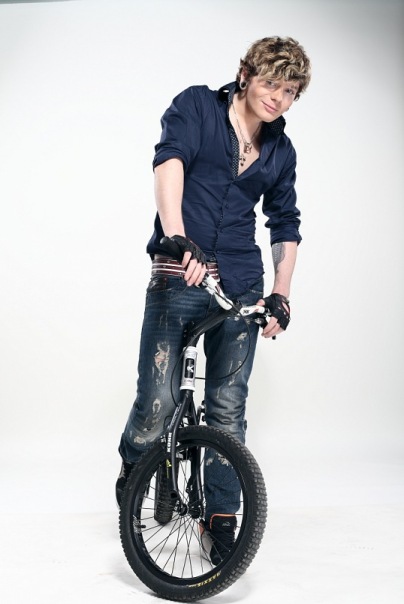 Александр Кривошапко и Серега: премьера песни!