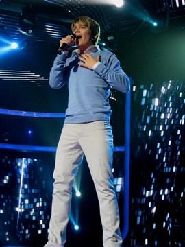 Александр Кривошапко: фанатки оплатили концерт певца