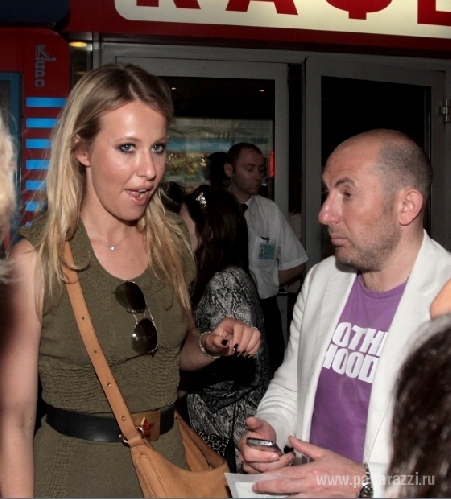 Лысый ухажер Ксении Собчак – кто он?