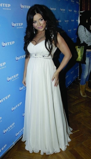 Лорак будет кормить ребенка грудью