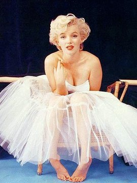 Мэрилин Монро: вечная женственность и красота    фото и видео