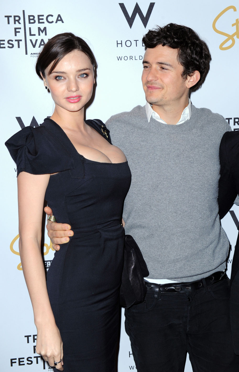 Пышные формы Миранды Керр: преображение после родов! (фоторепортаж)