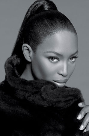 Наоми Кэмпбелл продемонстрировала лысый череп