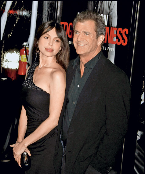 Мел Гибсон угрожал Григорьевой оружием