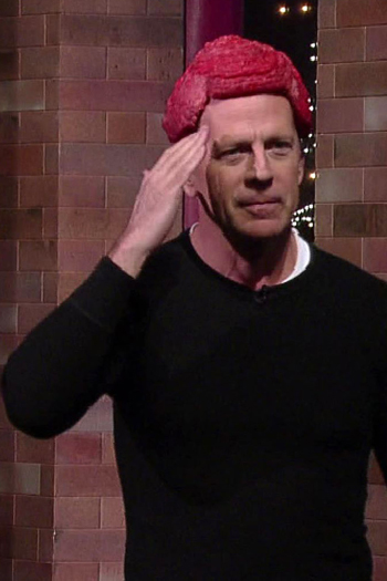 Брюс Уиллис и его «мясной парик» VS Леди Гага (фото)