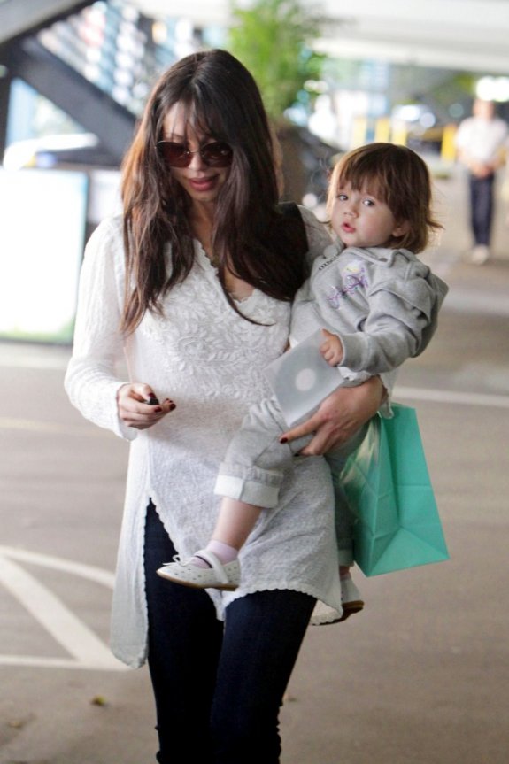 Оксана Григорьева гуляет с дочерью Мела Гибсона в Лос-Анджелесе