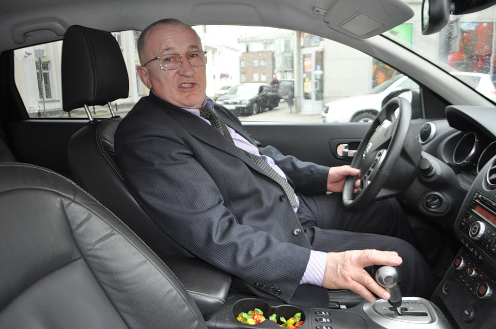 У Анфисы Чеховой объявился фальшивый папа!