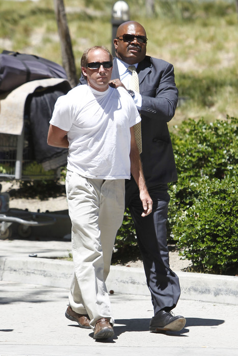 Пэрис Хилтон с бойфрендом стали жертвами маньяка! (фото)