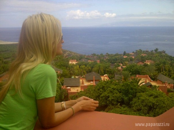 Виктория Лопырева на отдыхе в Испании: коктейльный бикини – сет….