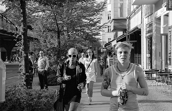 Летающие Quest Pistols на прогулке в Германии!