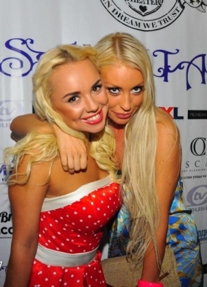  Юлия Войс, Ионика, Тереза Франк, Виталий Галай поздравили дизайнера Санатана с юбилеем творческой карьеры