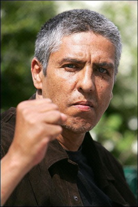 Звезда «Такси» в тюрьме перерезал себе горло