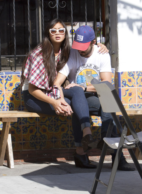 Как выглядит любимая девушка Шайя Лабефа – звезды «Трансформеров»?