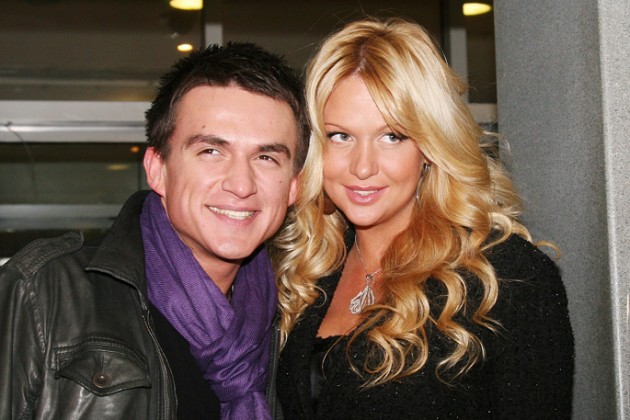 Влад Топалов окольцевал Викторию Лопыреву!