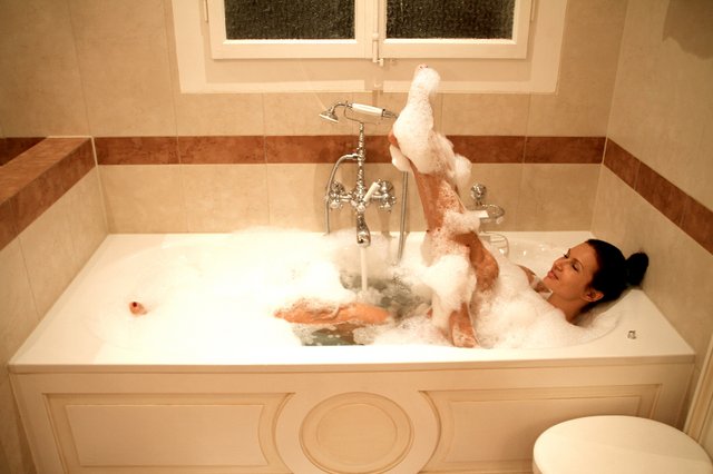 Эвелина Бледанс в ванной с пеной – наш ответ Волочковой!