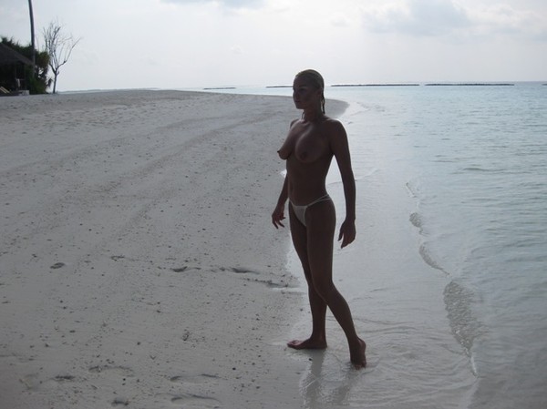 Анастасия Волочкова подарила «обнаженку» папарацци