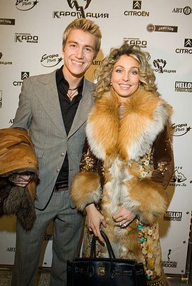 Алексей Воробьев платит девушкам за любовь