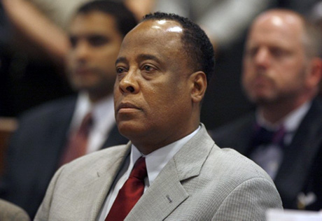 Суд над кардиологом Майкла Джексона все-таки состоится