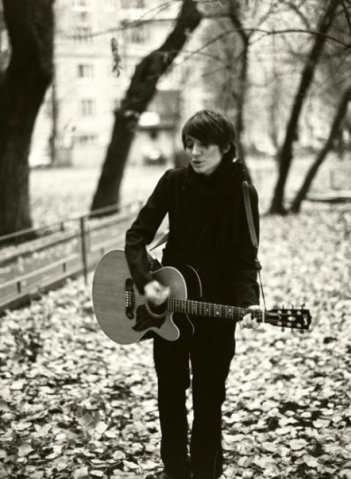 Земфира оглохла?